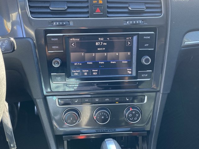Vehicle image 15 of 25