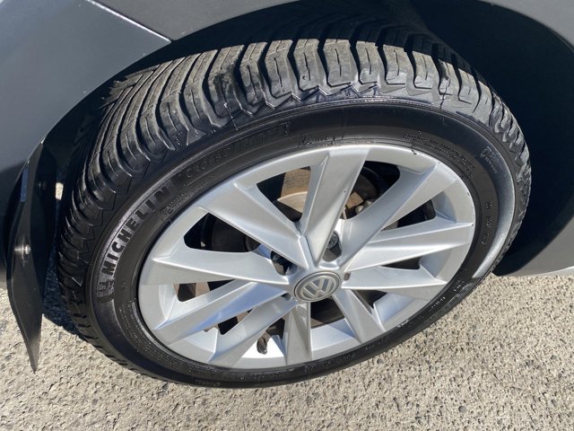 Vehicle image 24 of 25