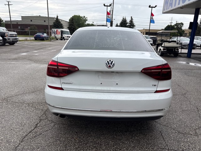 2018 Volkswagen Passat 2.0T S Image 6 of 17