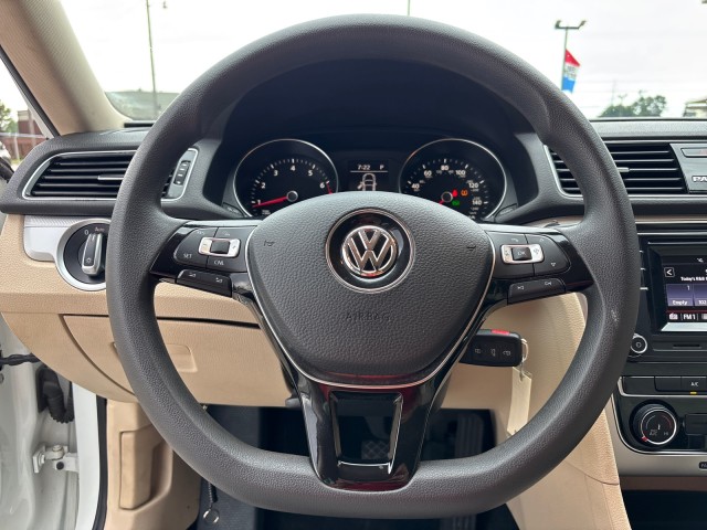 2018 Volkswagen Passat 2.0T S Image 17 of 17