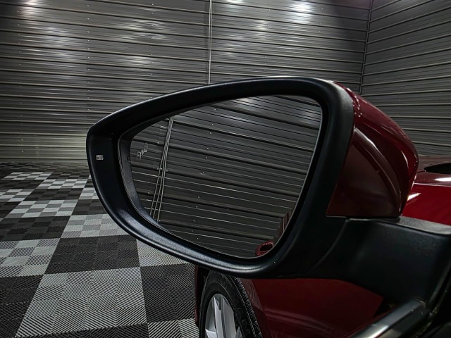 Vehicle image 39 of 42