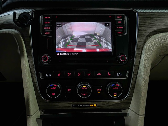 Vehicle image 34 of 42