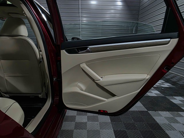 Vehicle image 23 of 42