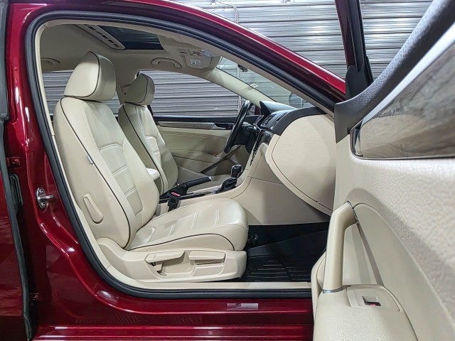Vehicle image 21 of 42
