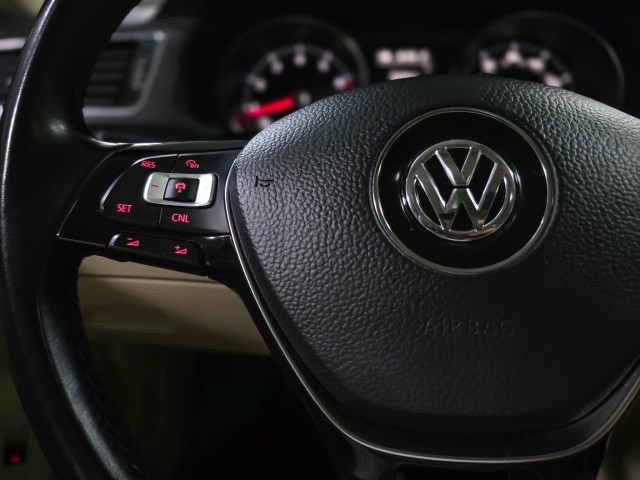 Vehicle image 27 of 42