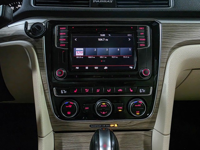 Vehicle image 32 of 42