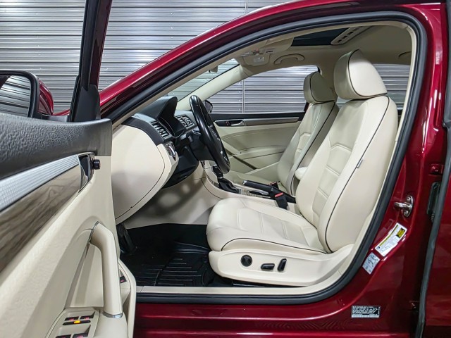 Vehicle image 19 of 42