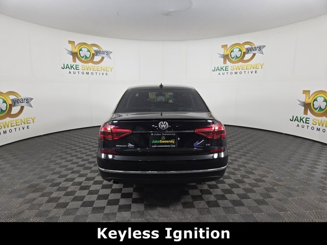 2018 Volkswagen Passat 2.0T SEL Premium Image 30 of 33