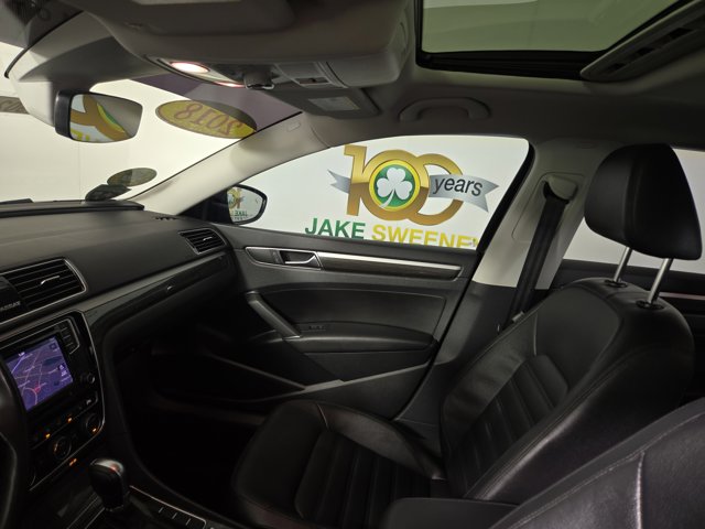2018 Volkswagen Passat 2.0T SEL Premium Image 29 of 33