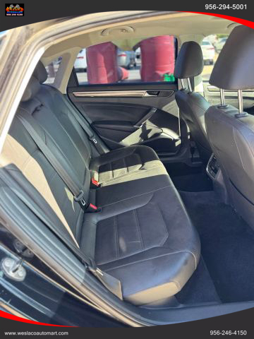 2018 Volkswagen Passat 2.0T SE Image 11 of 21