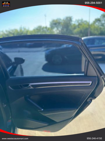 2018 Volkswagen Passat 2.0T SE Image 17 of 21