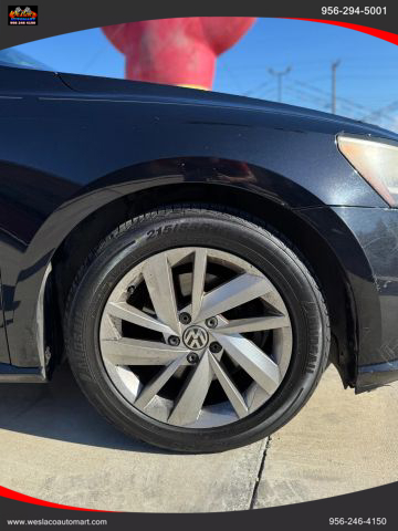 2018 Volkswagen Passat 2.0T SE Image 9 of 21