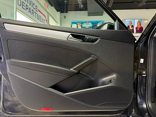 2018 Volkswagen Passat 2.0T S Image 46 of 69