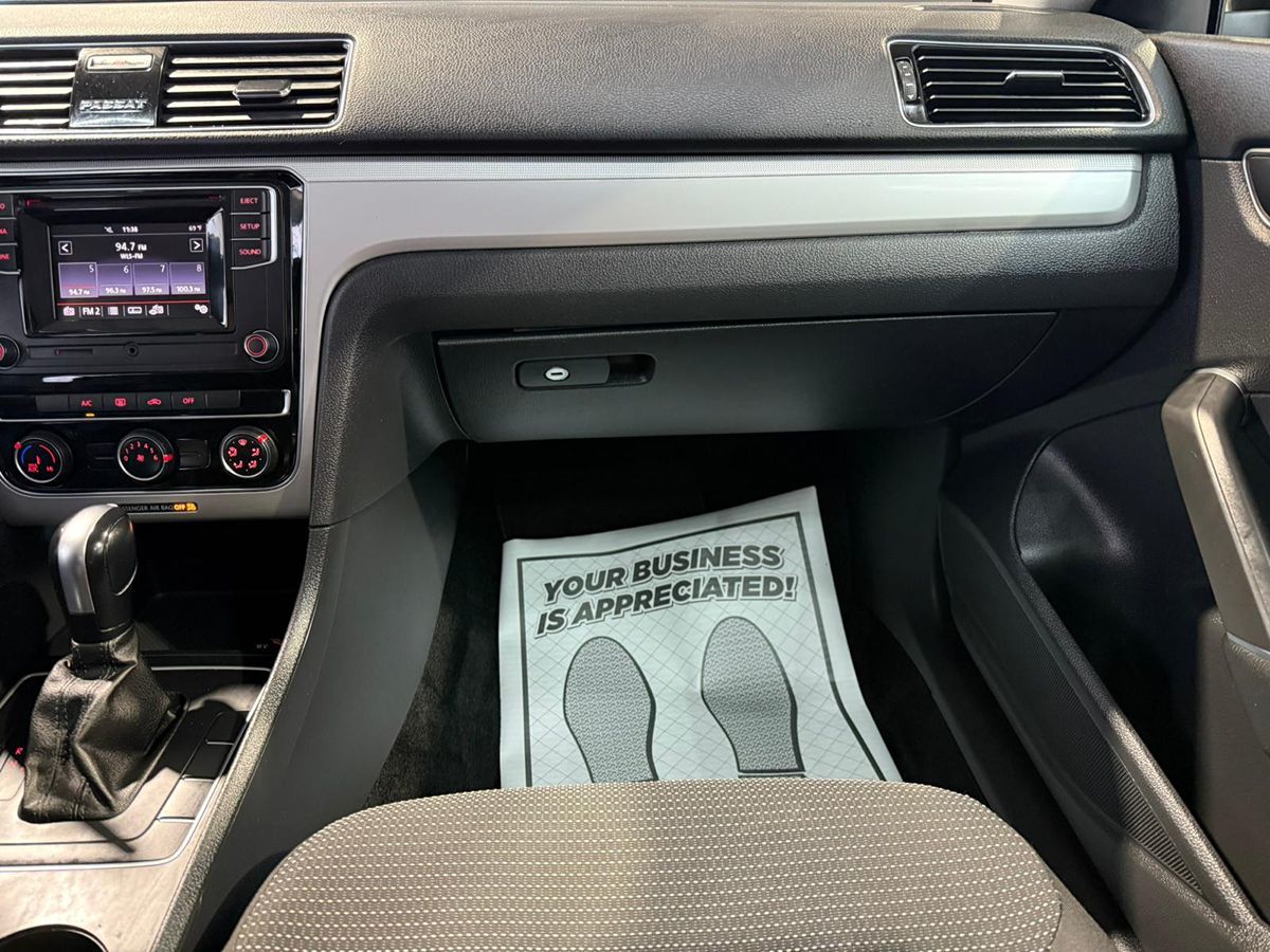 2018 Volkswagen Passat 2.0T S Image 37 of 69