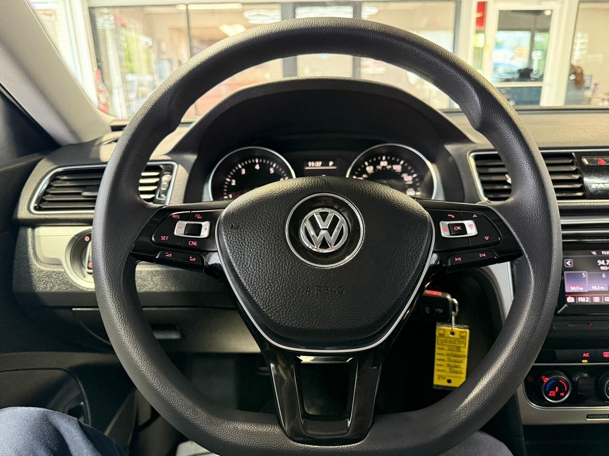 2018 Volkswagen Passat 2.0T S Image 66 of 69