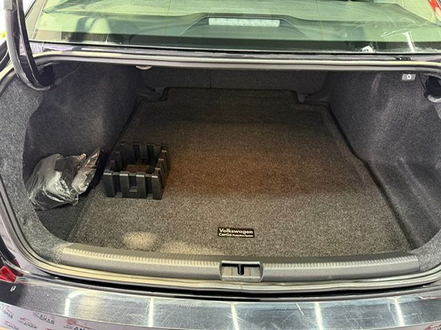 2018 Volkswagen Passat 2.0T S Image 11 of 69