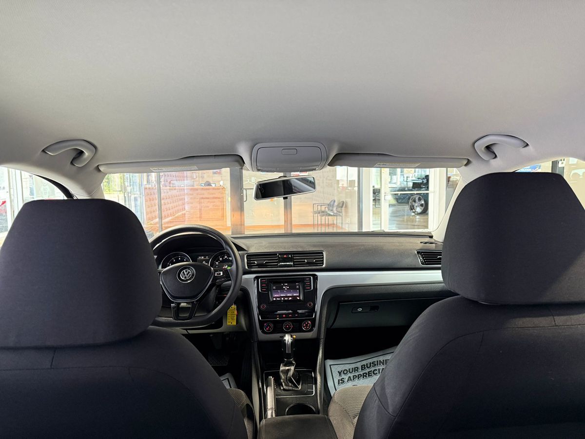 2018 Volkswagen Passat 2.0T S Image 31 of 69