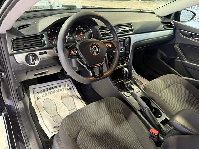 2018 Volkswagen Passat 2.0T S Image 33 of 69