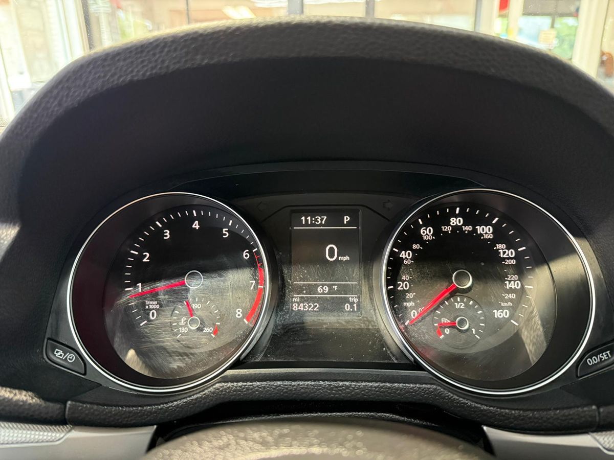 2018 Volkswagen Passat 2.0T S Image 38 of 69