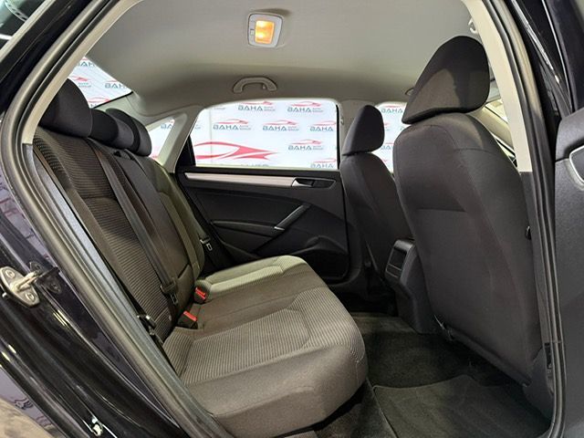2018 Volkswagen Passat 2.0T S Image 16 of 69