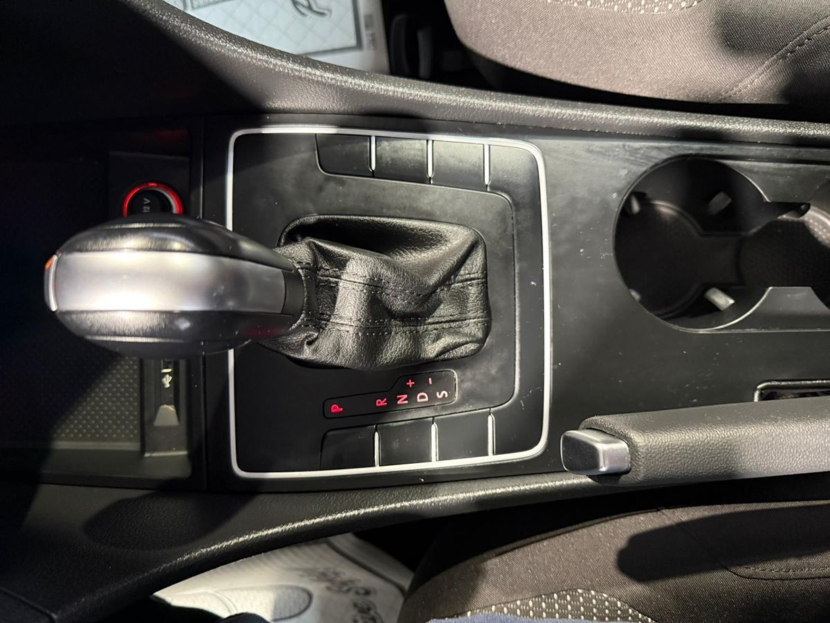 2018 Volkswagen Passat 2.0T S Image 42 of 69