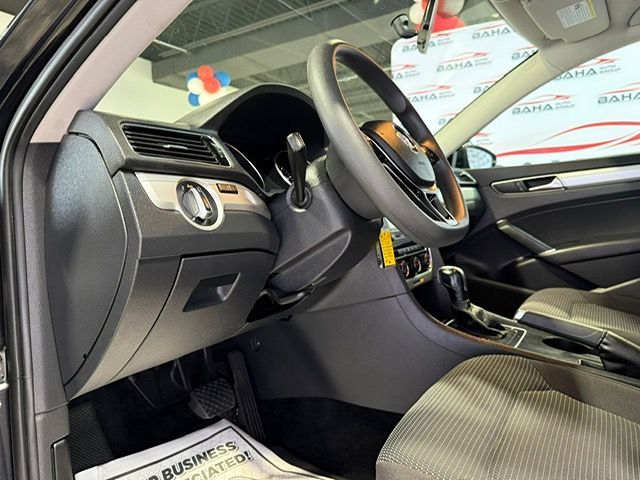 2018 Volkswagen Passat 2.0T S Image 36 of 69