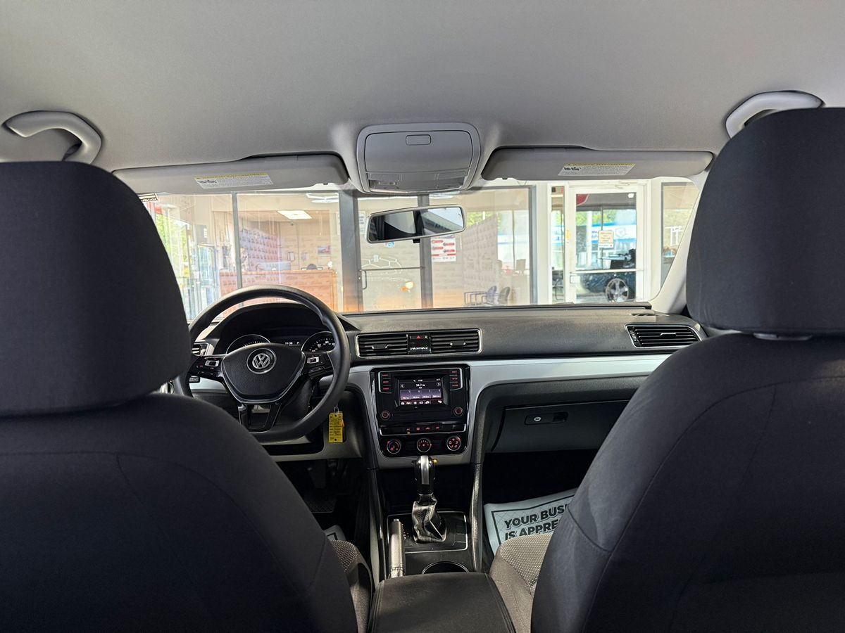 2018 Volkswagen Passat 2.0T S Image 35 of 69