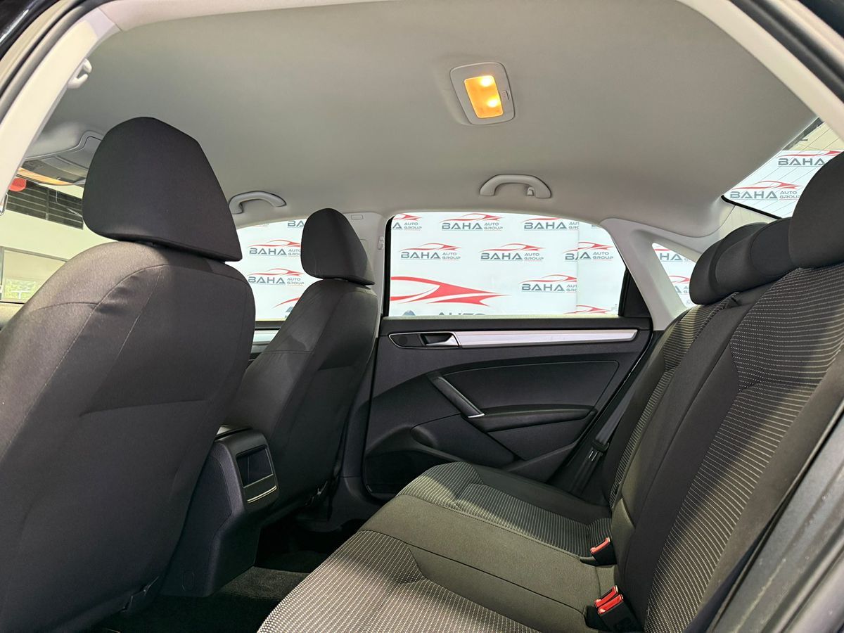 2018 Volkswagen Passat 2.0T S Image 26 of 69