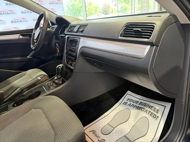 2018 Volkswagen Passat 2.0T S Image 34 of 69