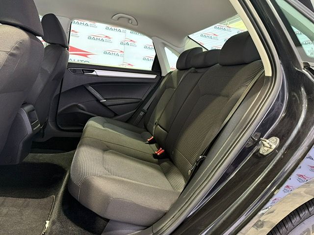 2018 Volkswagen Passat 2.0T S Image 18 of 69