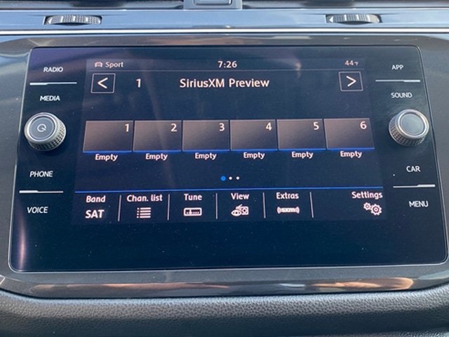 Vehicle image 11 of 24