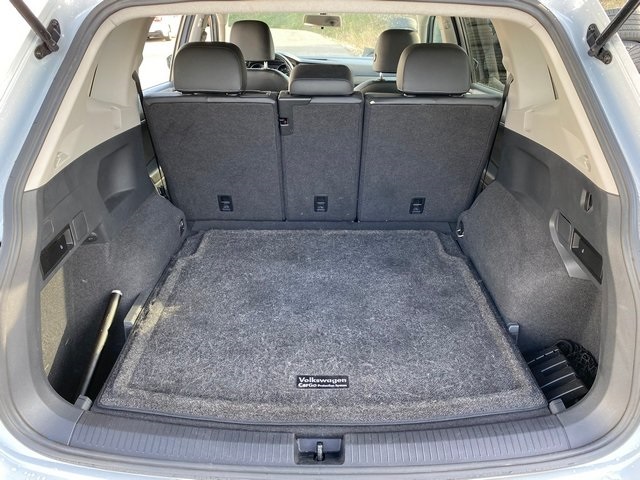 Vehicle image 21 of 24