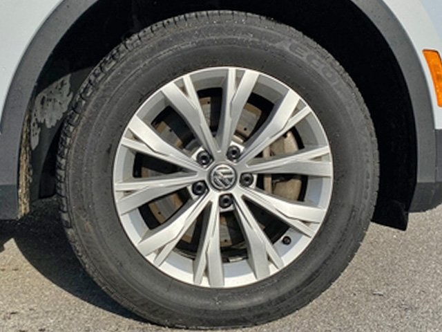 Vehicle image 22 of 24