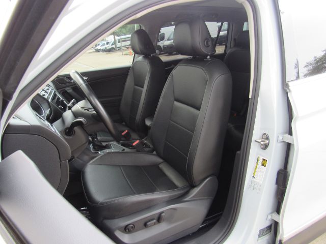 Vehicle image 14 of 57
