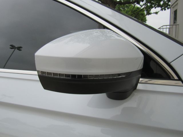 Vehicle image 21 of 57
