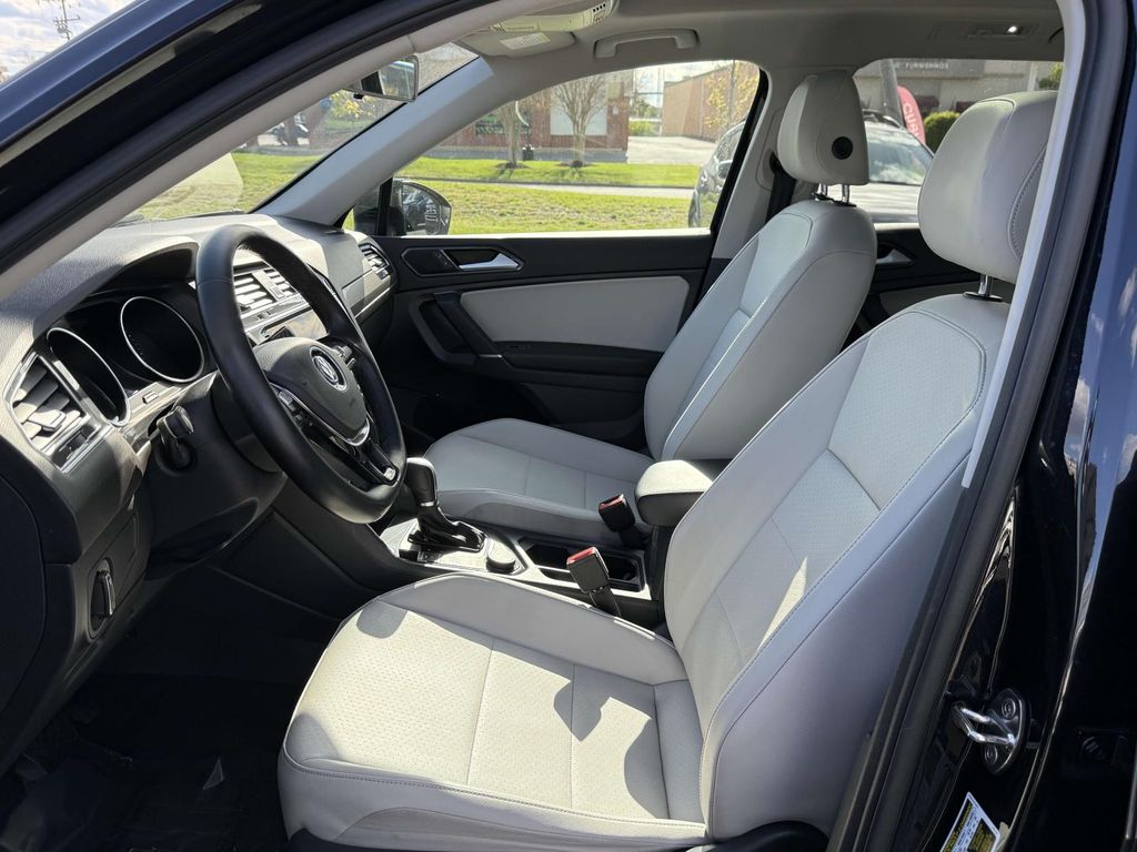 Vehicle image 12 of 27