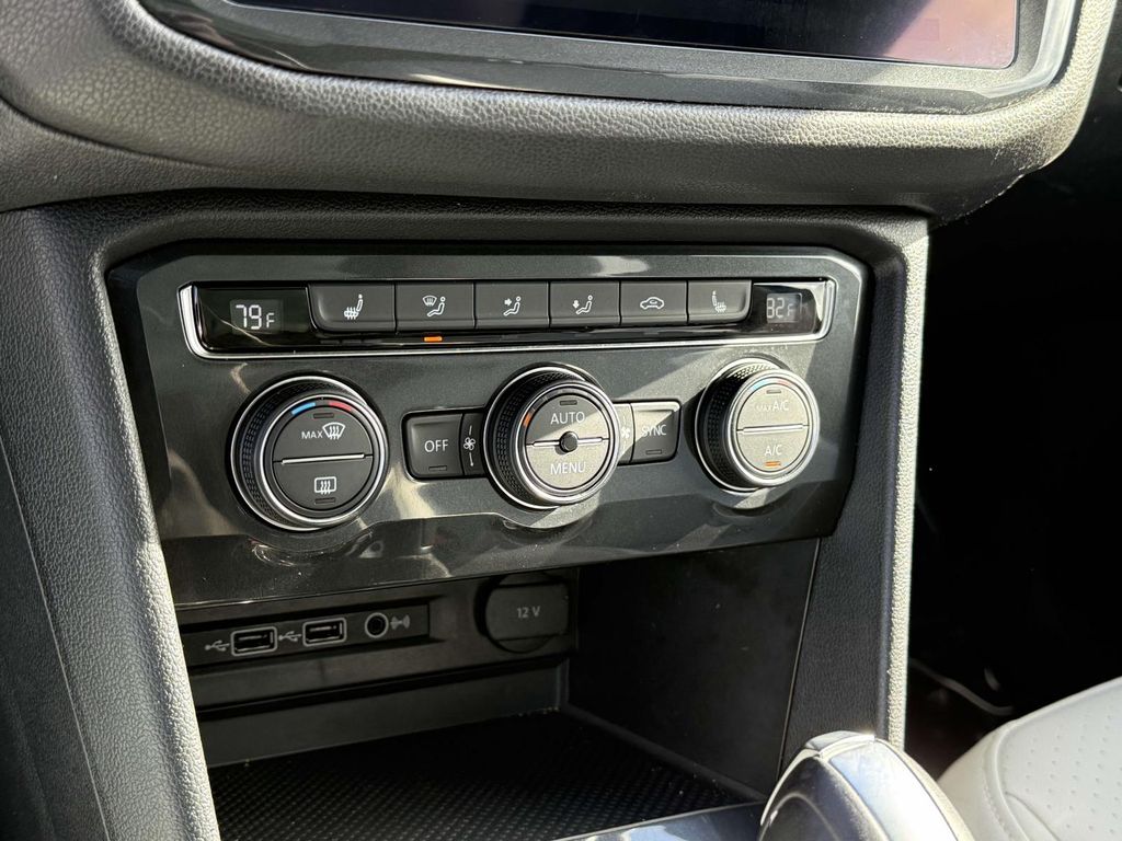 Vehicle image 20 of 27