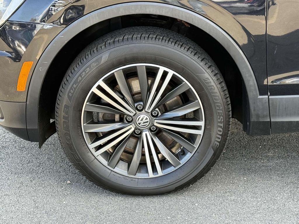 Vehicle image 7 of 27