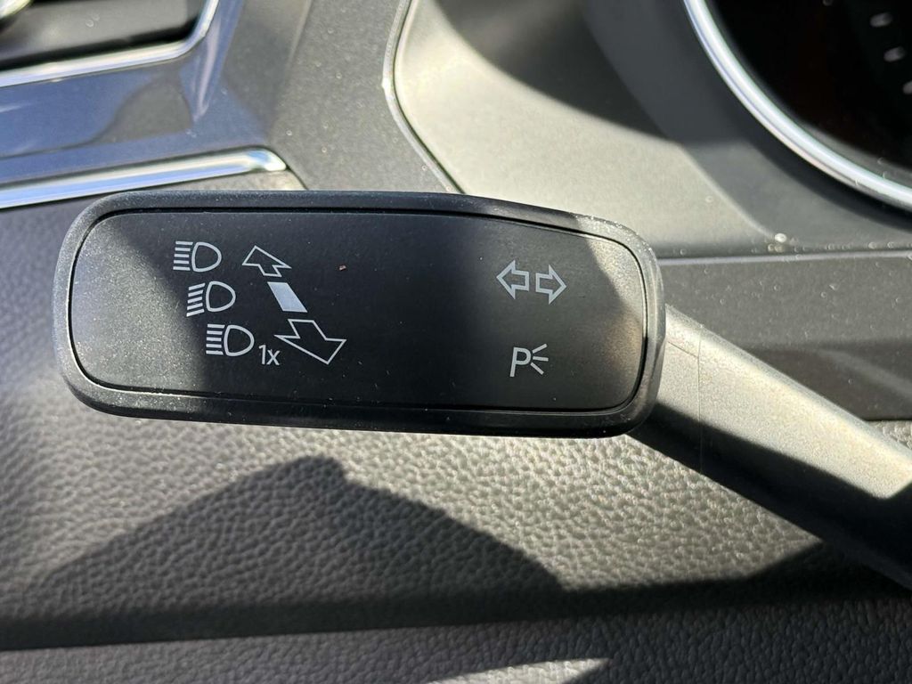 Vehicle image 22 of 27