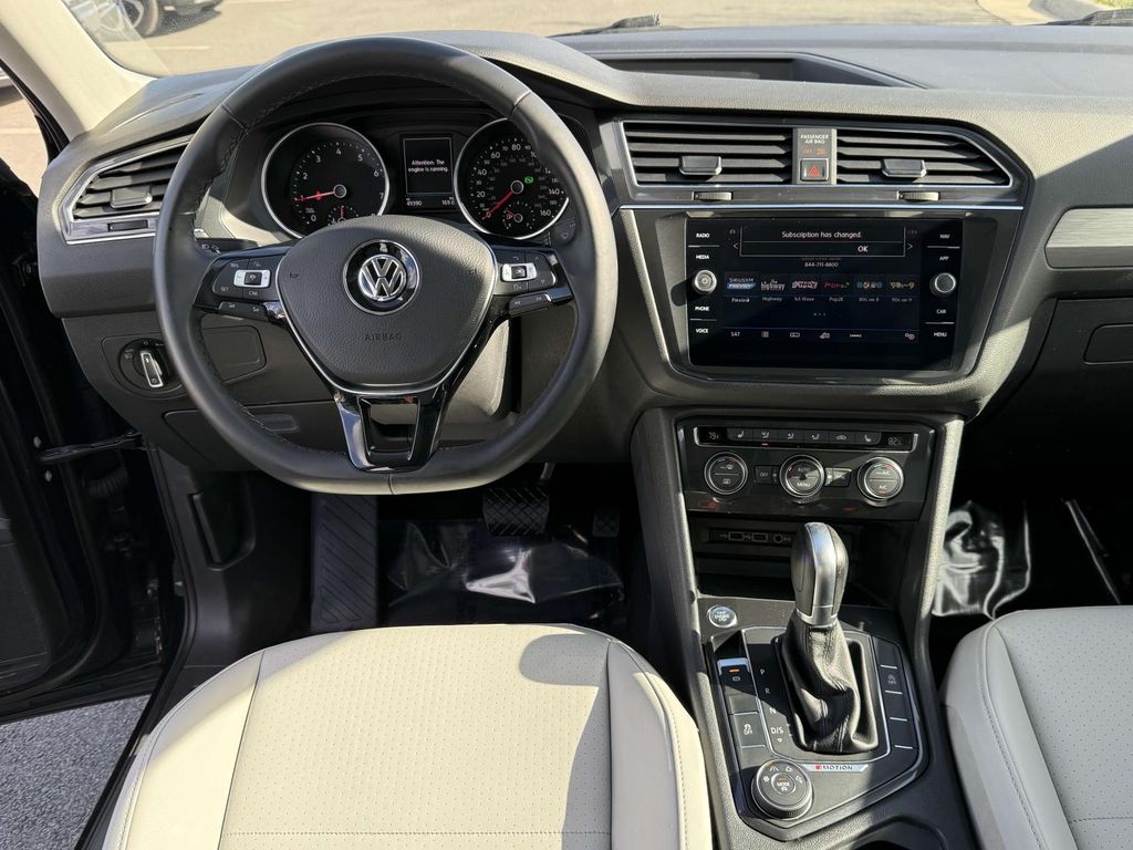 Vehicle image 14 of 27