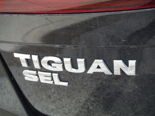 Vehicle image 17 of 33