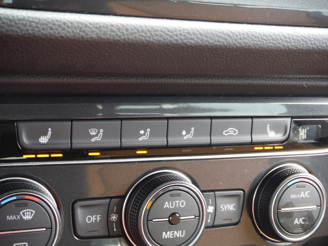 Vehicle image 9 of 33