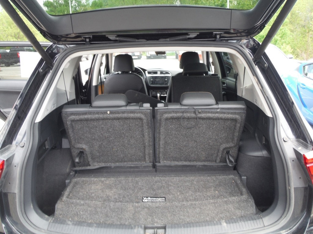 Vehicle image 28 of 33