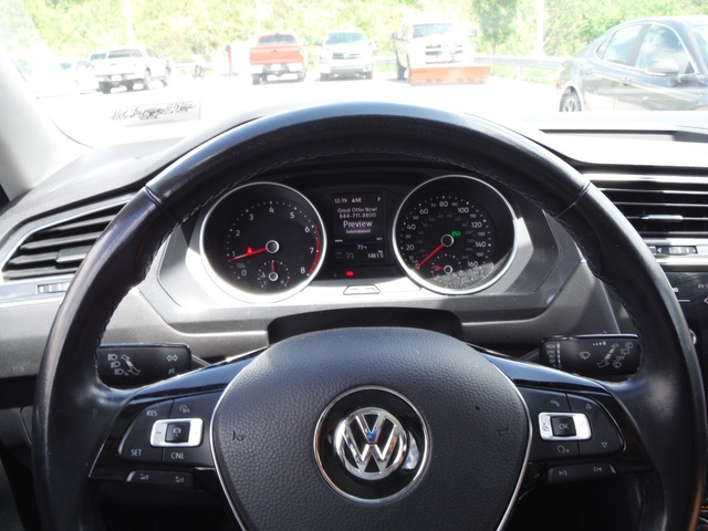 Vehicle image 24 of 33