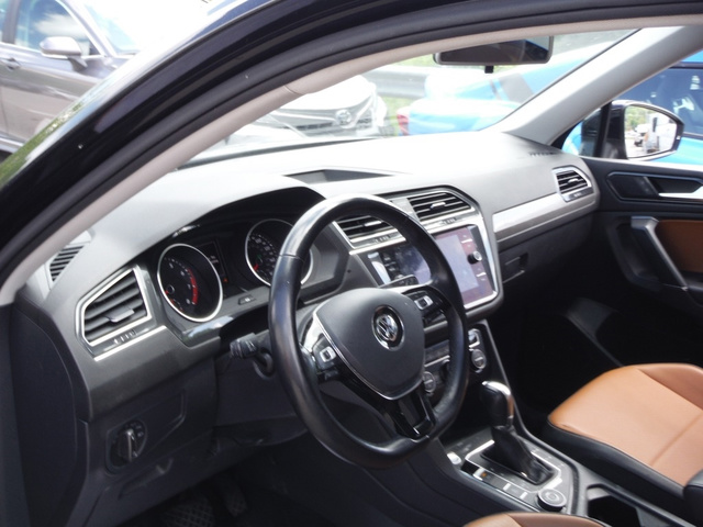 Vehicle image 19 of 33
