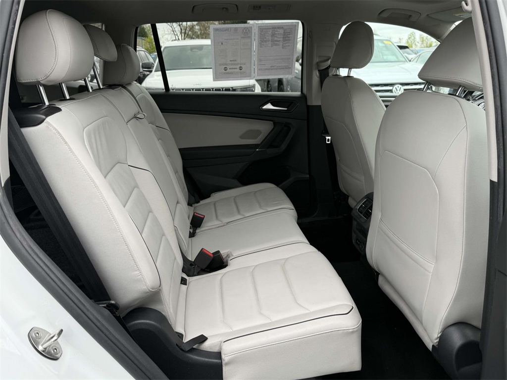 Vehicle image 12 of 26