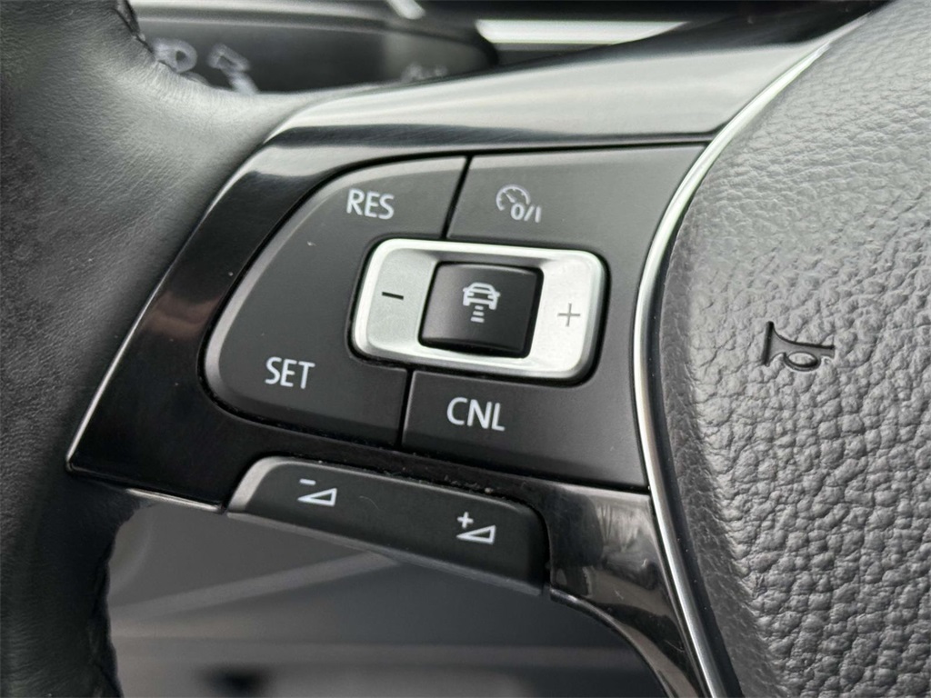 Vehicle image 22 of 26