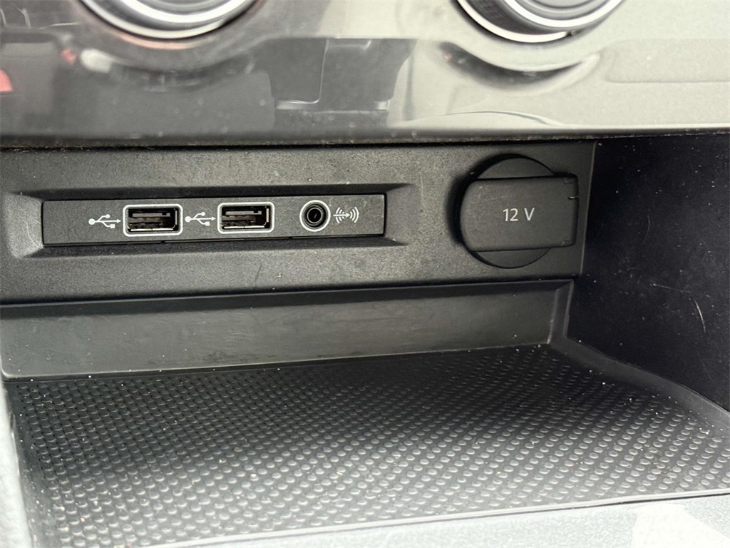 Vehicle image 19 of 26