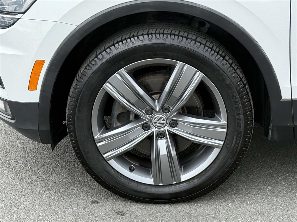 Vehicle image 7 of 26