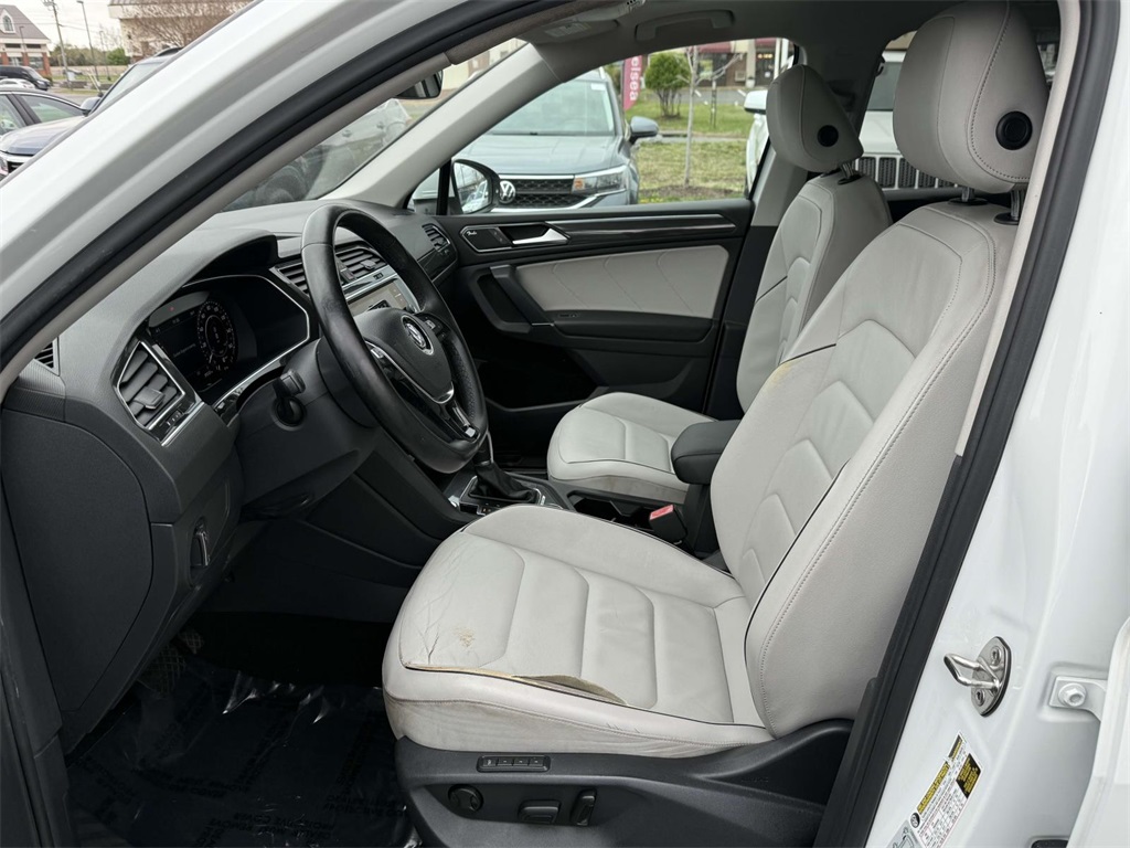 Vehicle image 10 of 26